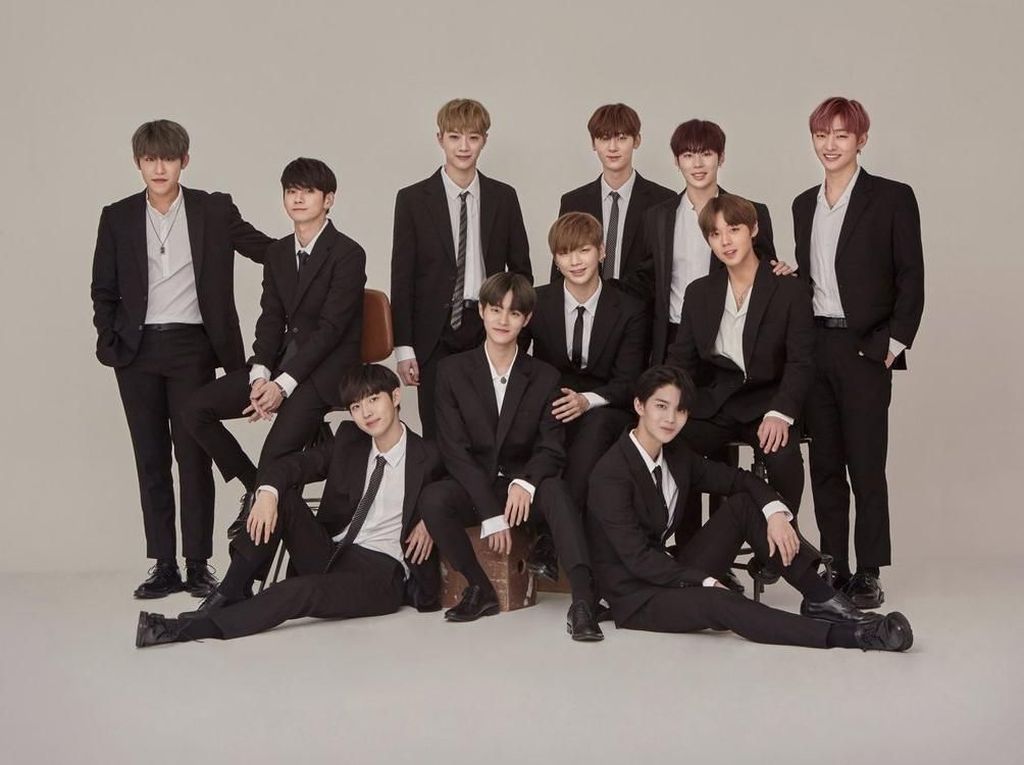 Rayakan Setahun Debut, Wanna One Jadi Trending Topic Dunia